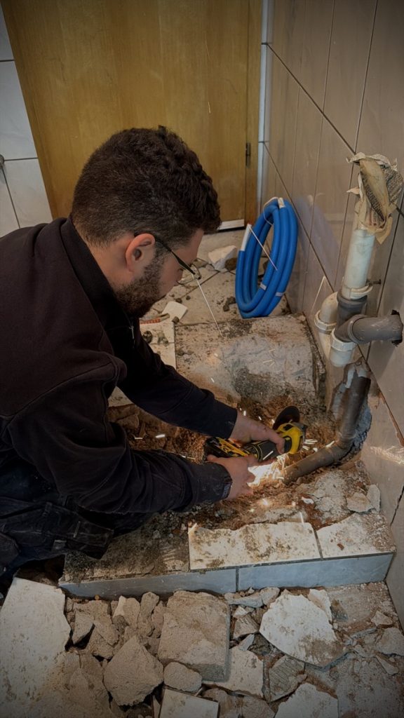 Technicien Weber & Fils - intervention plomberie Luxembourg